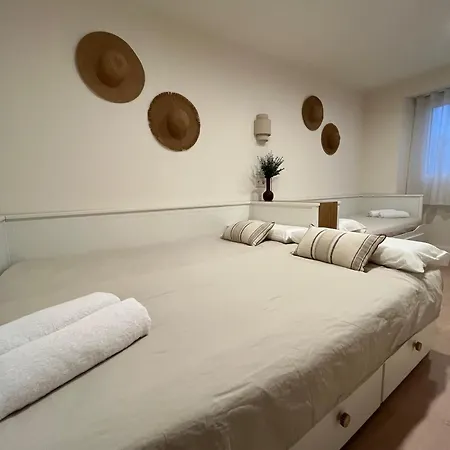 8 Personas Con Parking, Muy Cerca De La Playa * L'Escala