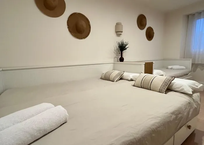 8 Personas Con Parking, Muy Cerca De La Playa * L'Escala